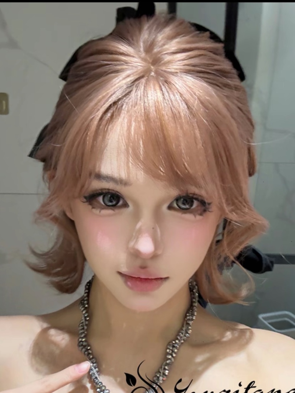 Women's Short Wavy Wig in Rose Gold